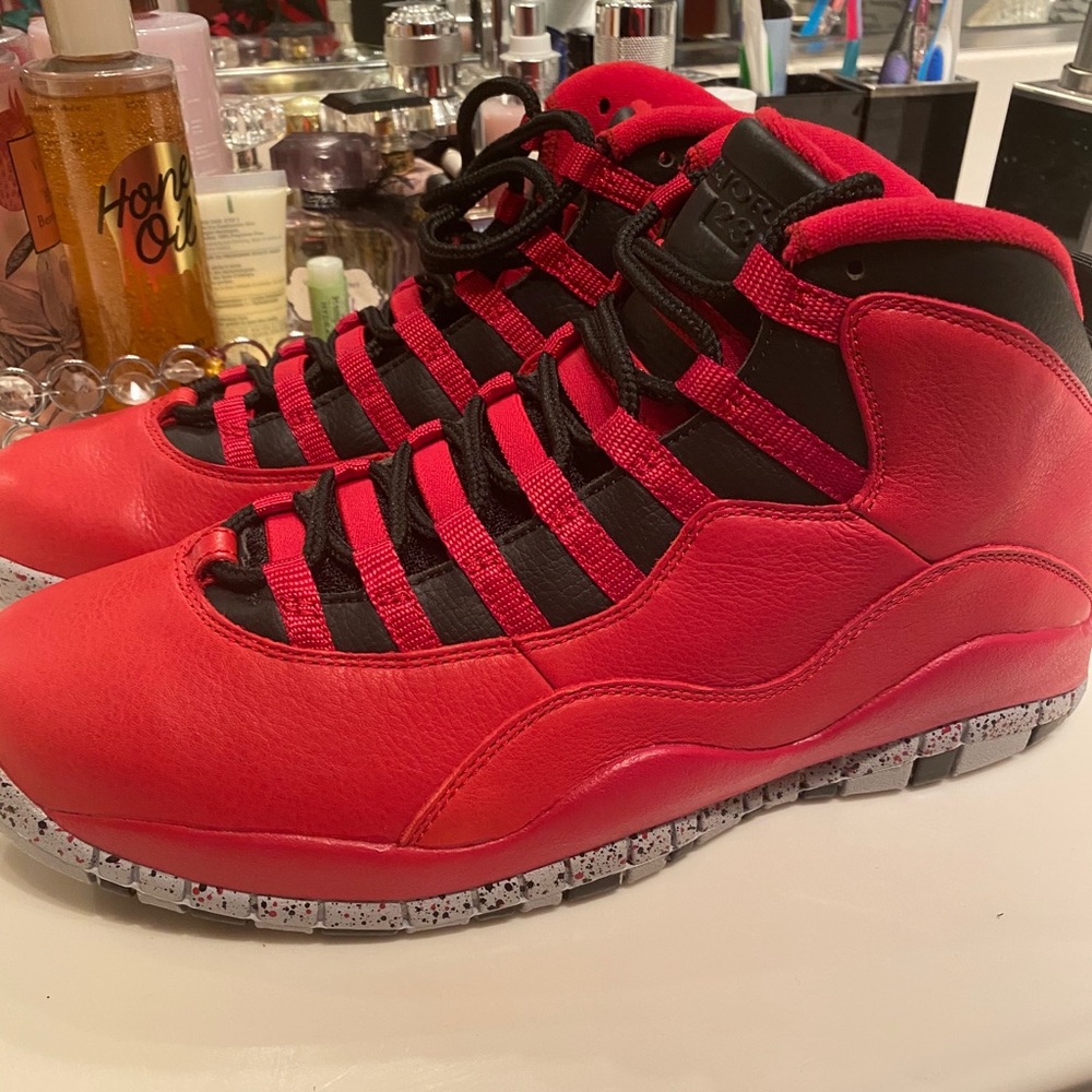 Retro 10s “bulls over Broadway”